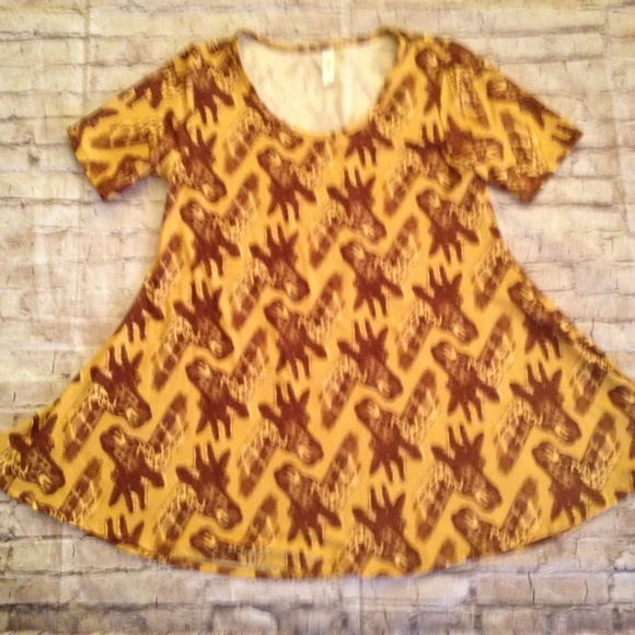 Lularoe Giraffe Print Perfect Tee - Picture 2 of 5
